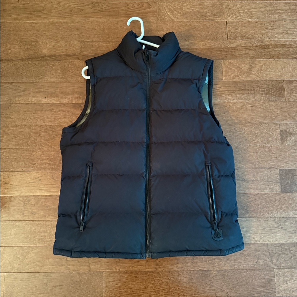 Moose Knuckles black vest